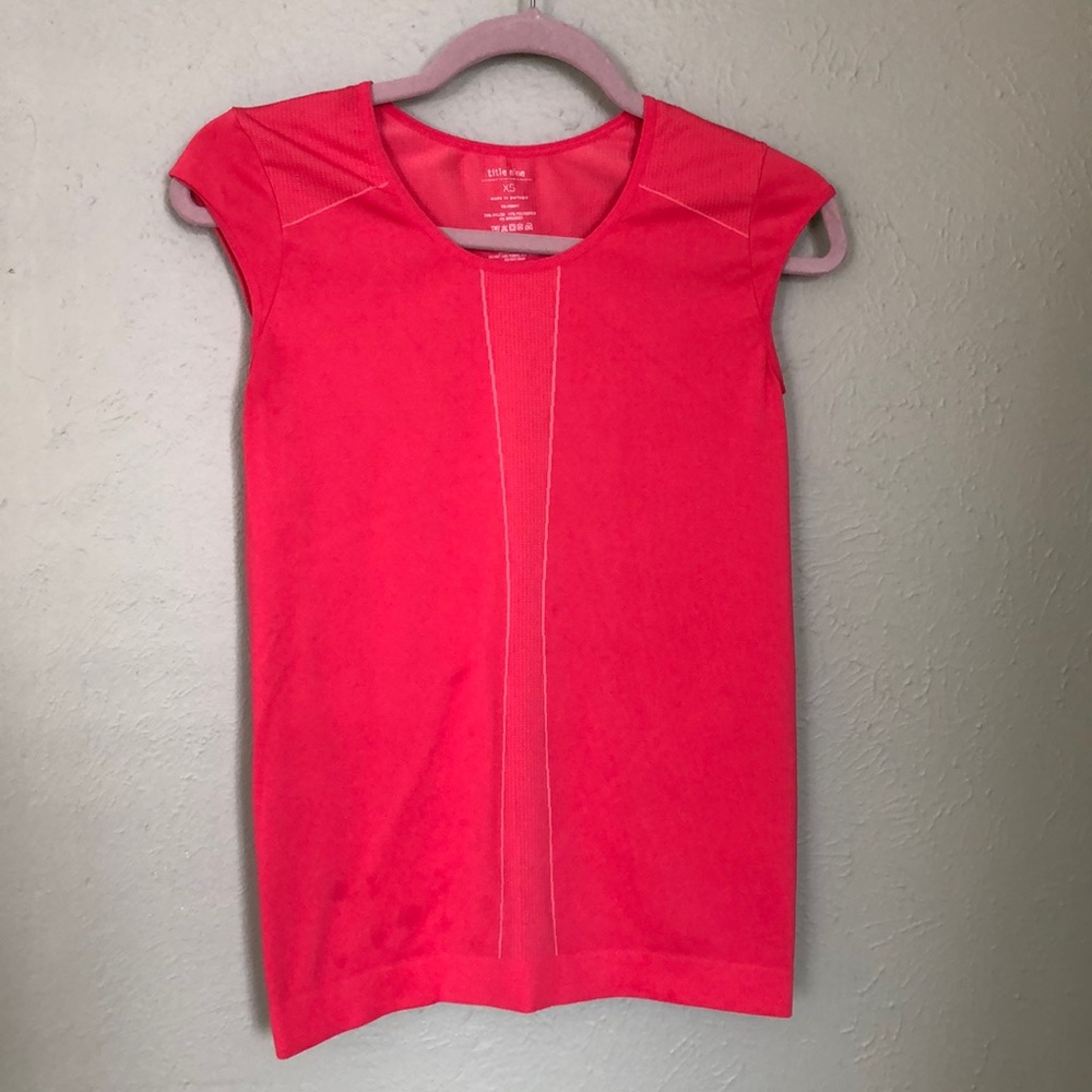 Title Nine Size XS Cap-Sleeve Workout Top